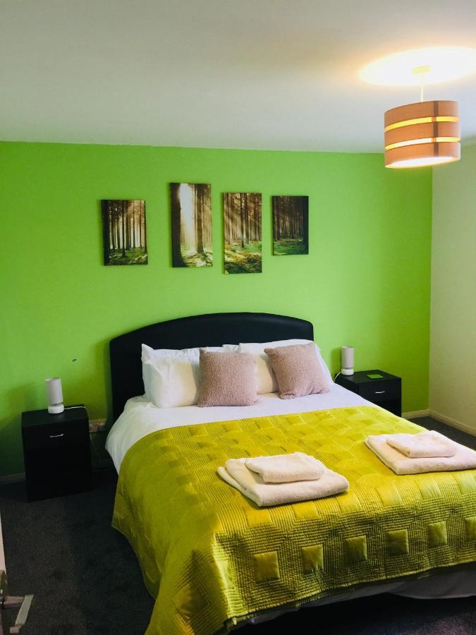 แบล็กสมิธ บูติก บีแอนด์บี Bed & Breakfast โรบินฮูดส์เบย์ ภายนอก รูปภาพ