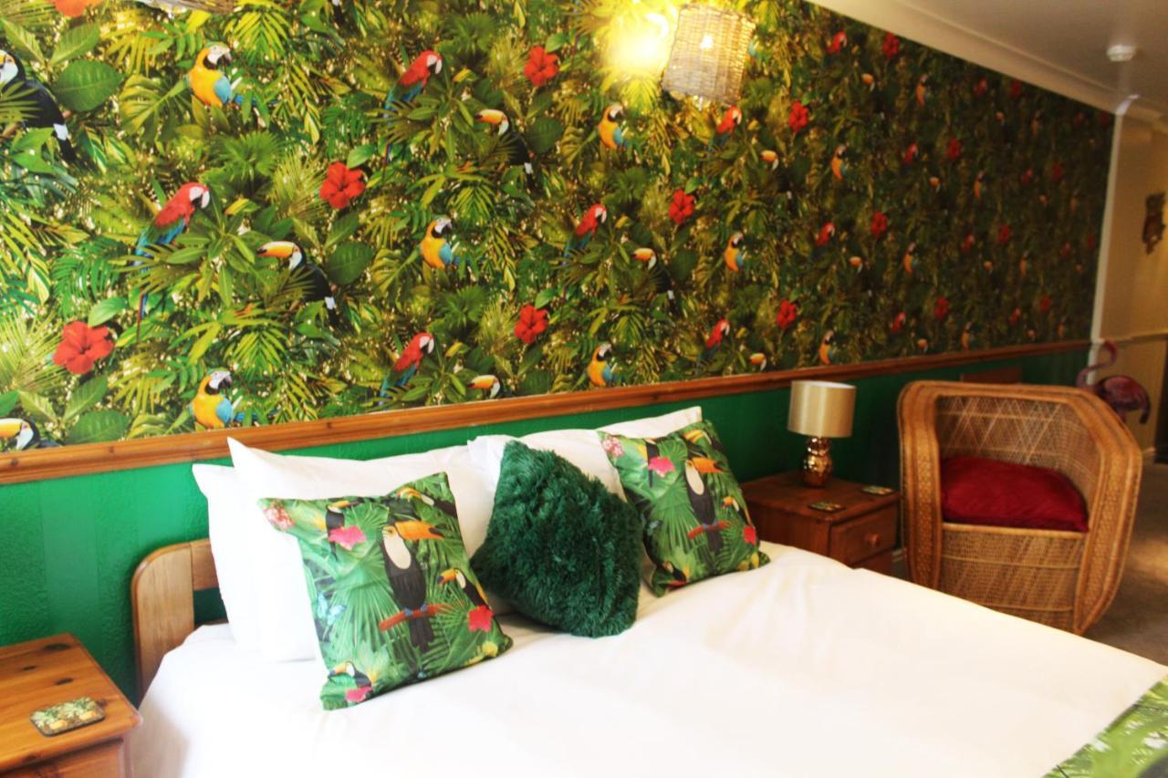 แบล็กสมิธ บูติก บีแอนด์บี Bed & Breakfast โรบินฮูดส์เบย์ ห้อง รูปภาพ