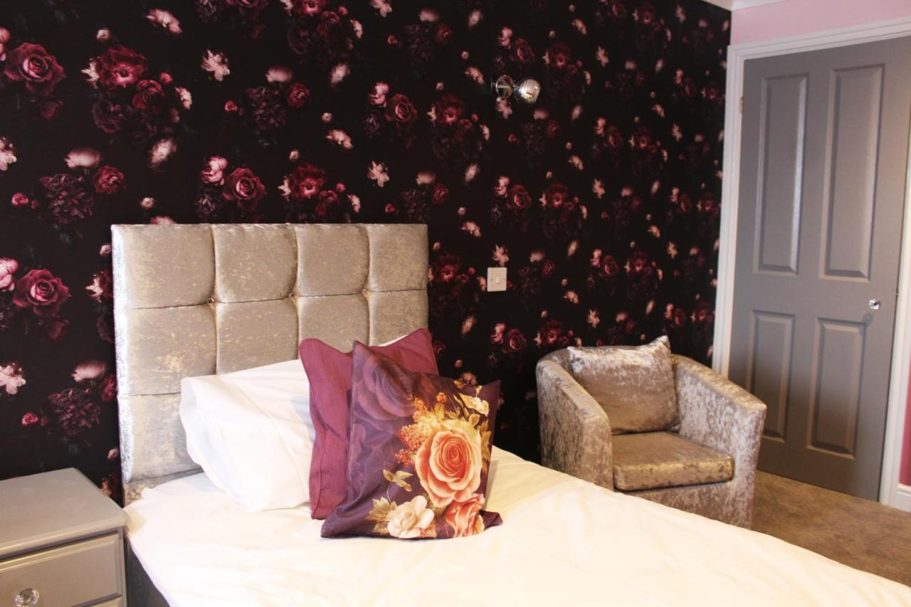 แบล็กสมิธ บูติก บีแอนด์บี Bed & Breakfast โรบินฮูดส์เบย์ ภายนอก รูปภาพ