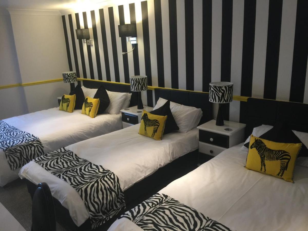 แบล็กสมิธ บูติก บีแอนด์บี Bed & Breakfast โรบินฮูดส์เบย์ ภายนอก รูปภาพ